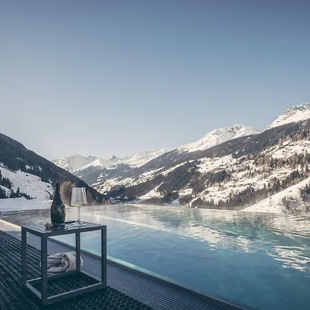 Boutique Und Bergwiesenglück See