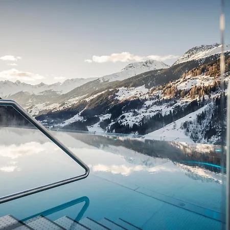 Boutique Und Bergwiesenglück See